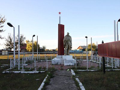 Памятник воинам - землякам, погибшим на фронтах Великой Отечественной войны /  / Республика Бурятия
