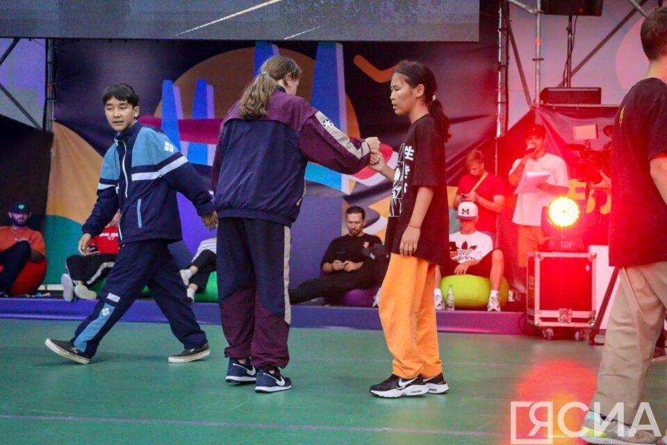 Соревнования по танцевальному спорту завершились на Играх "Дети Азии" во Владивостоке