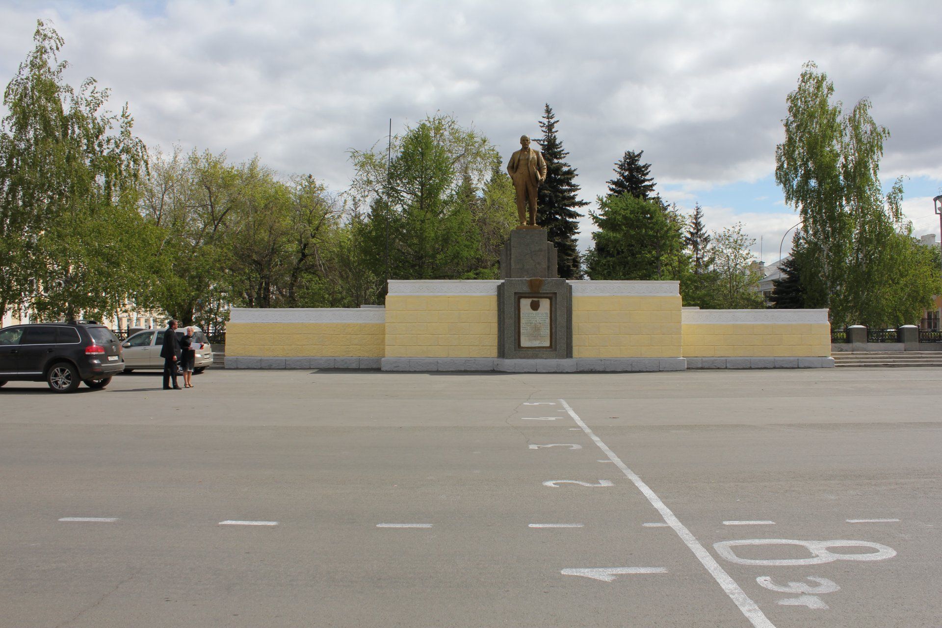Памятник трибуна Ленину Копейск