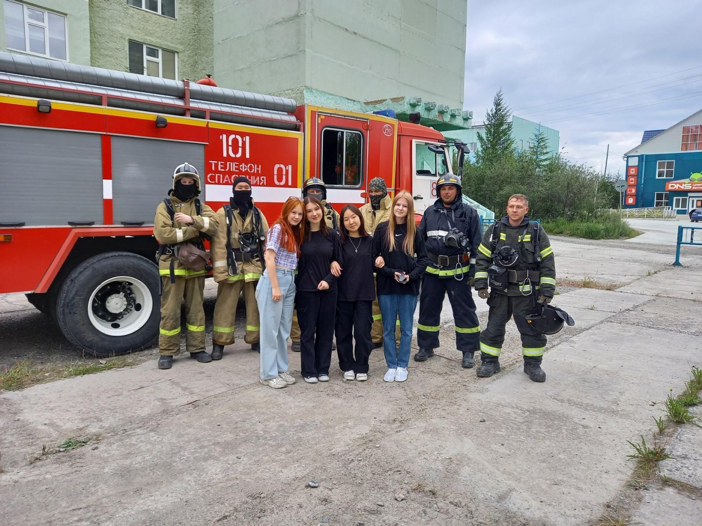 Тренировка пожарных в учебном учреждении прошла в Удачном