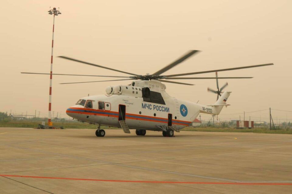 Вертолёт МЧС России доставит более 125 тонн грузов в Верхоянский район