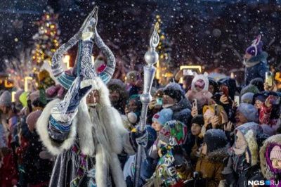 Фотофакт: Чысхаан на первом съезде Дедов Морозов /  Новосибирск Город Новосибирск Новосибирская область