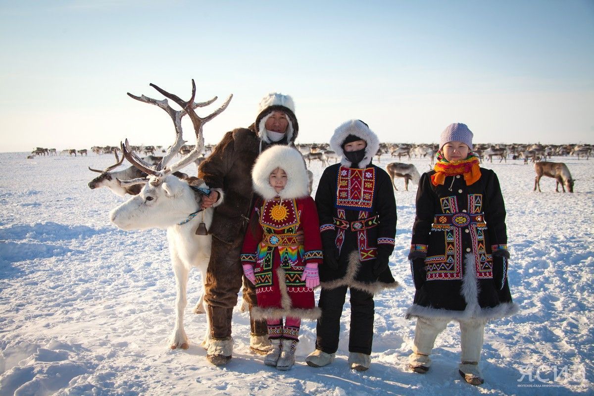 Год в республике саха. Республика Саха Якутия жители. Республика Саха Якутия якуты. Коренные народы Республики Саха Якутия. Жители коренных народов Республики Саха Якутия.