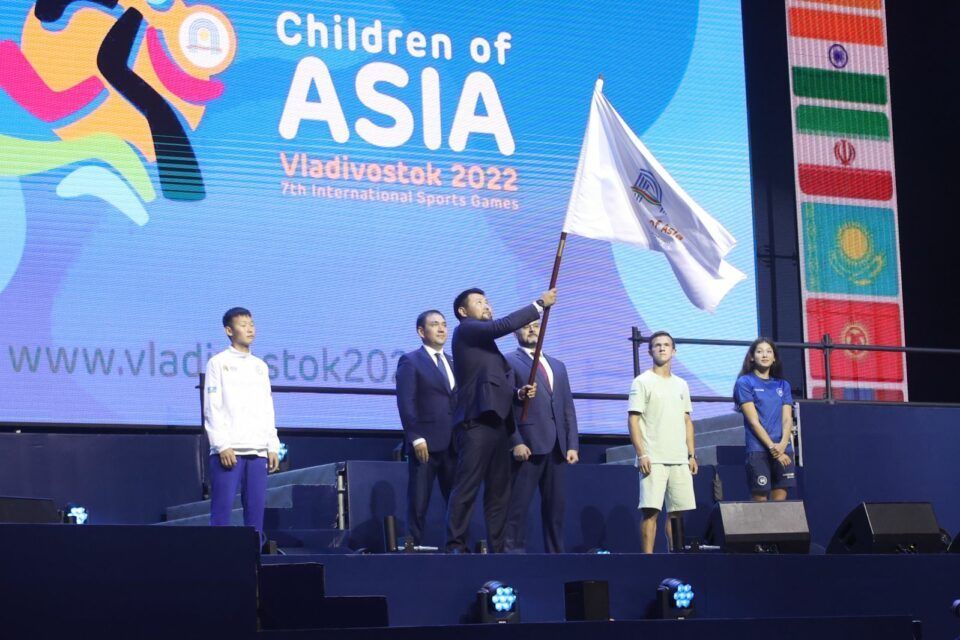Якутск принял флаг Международных спортивных игр "Дети Азии"
