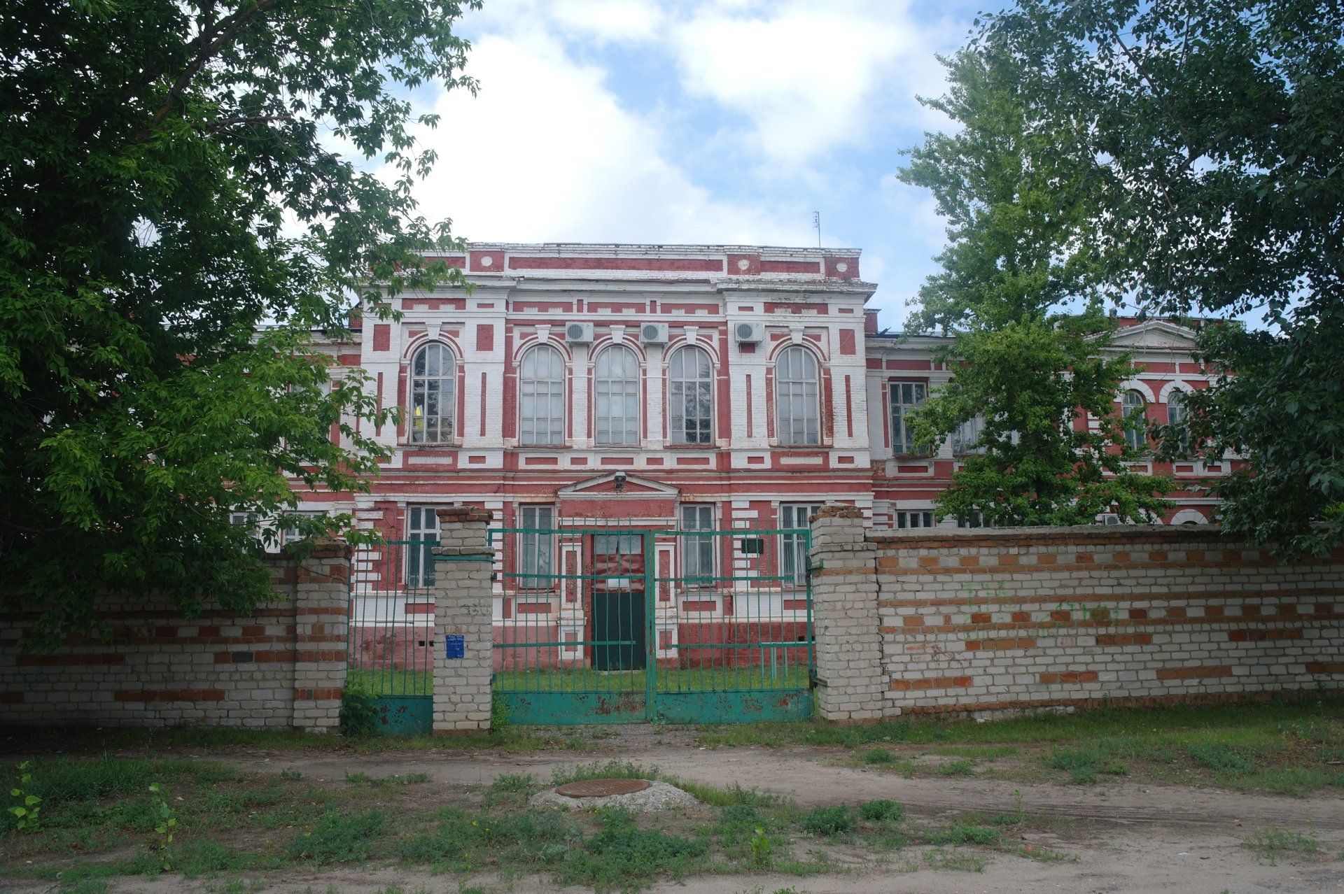 Здание, где находился окружной комитет партии /  / Волгоградская область