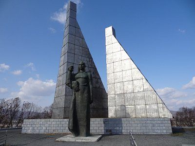 Памятник членам экипажа СРТМ "Бокситогорск", погибшего в море /  / Приморский край