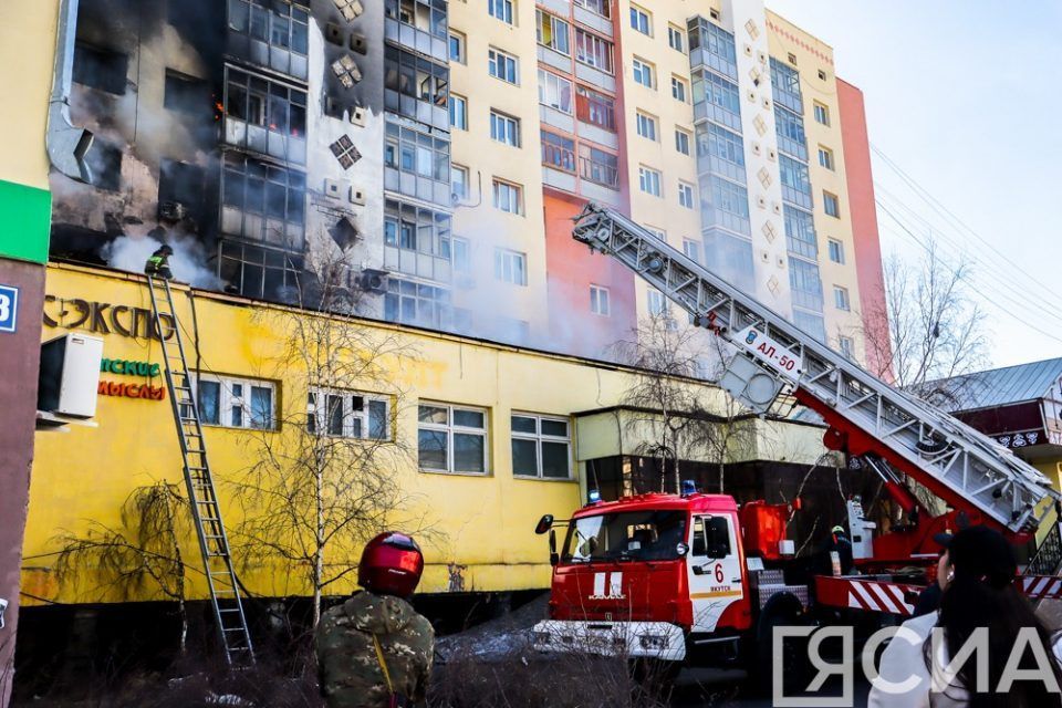 Стол с огнем в центре