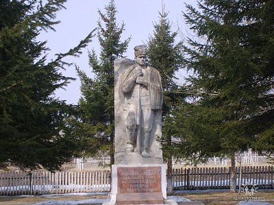 Памятник партизанам, погибшим в 1922 г. в боях с японо-американскими империалистами / Анучинский / Приморский край
