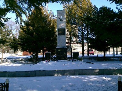 Братская могила воинов пограничников, погибших при защите о. Даманский /  / Приморский край