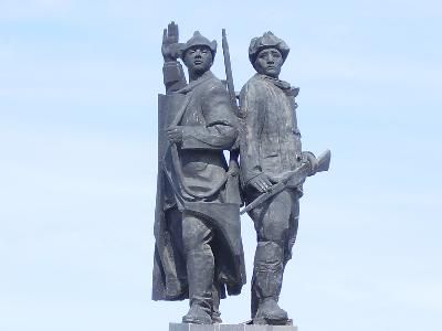 Памятник, установленный в честь героев-комсомольцев, участников Гражданской войны в Якутии / Якутск / Республика Саха (Якутия)