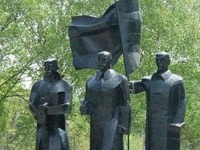 Памятник жителям г. Артема, погибшим в годы Великой Отечественной войны /  / Приморский край