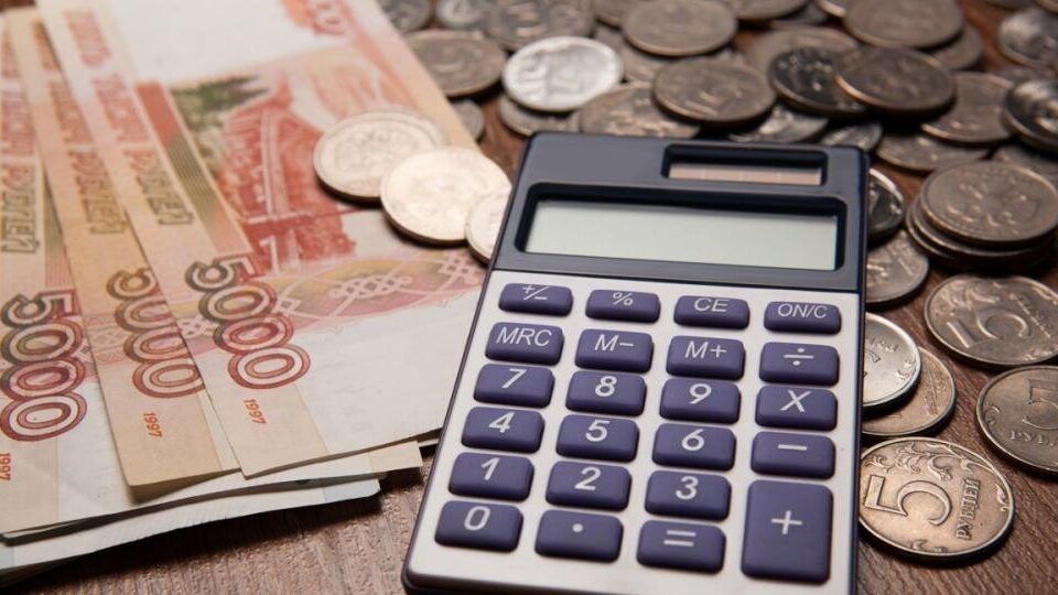 Более 50 тыс. работников бюджетной сферы повысят зарплаты в июле в Якутии