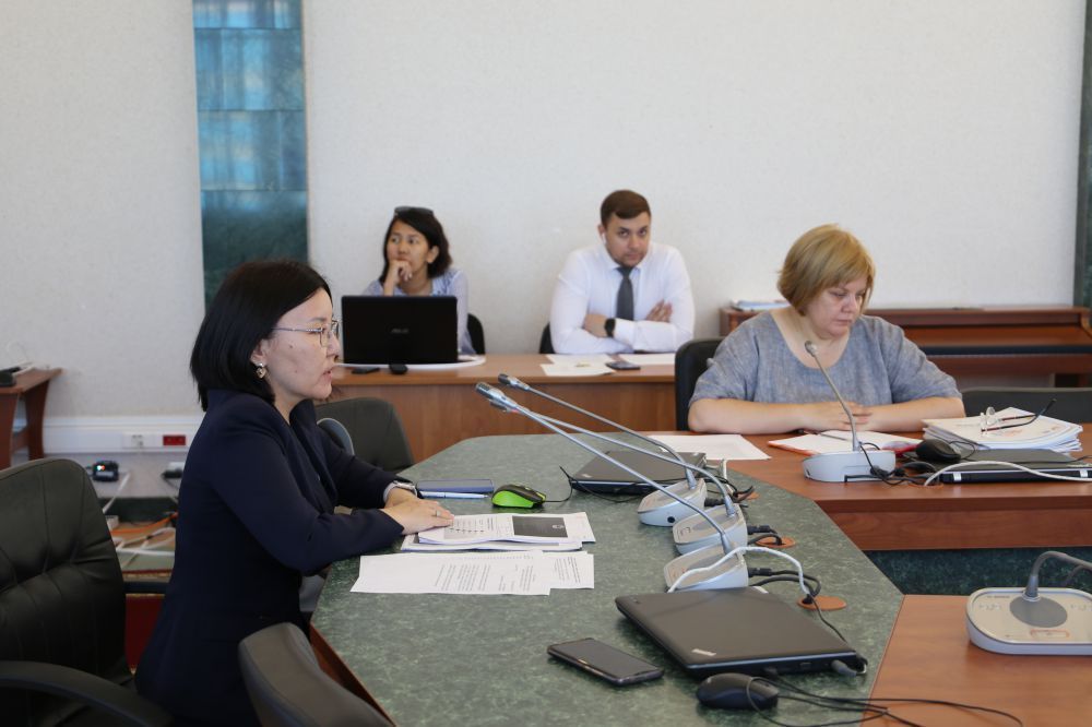 Заместитель министра труда и социального развития республики провела совещание по социальным контрактам