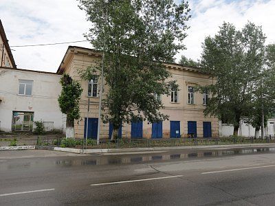 Здание, где в 1873 г. врачом Козих была открыта первая в Забайкалье метеорологическая станция /  / Республика Бурятия
