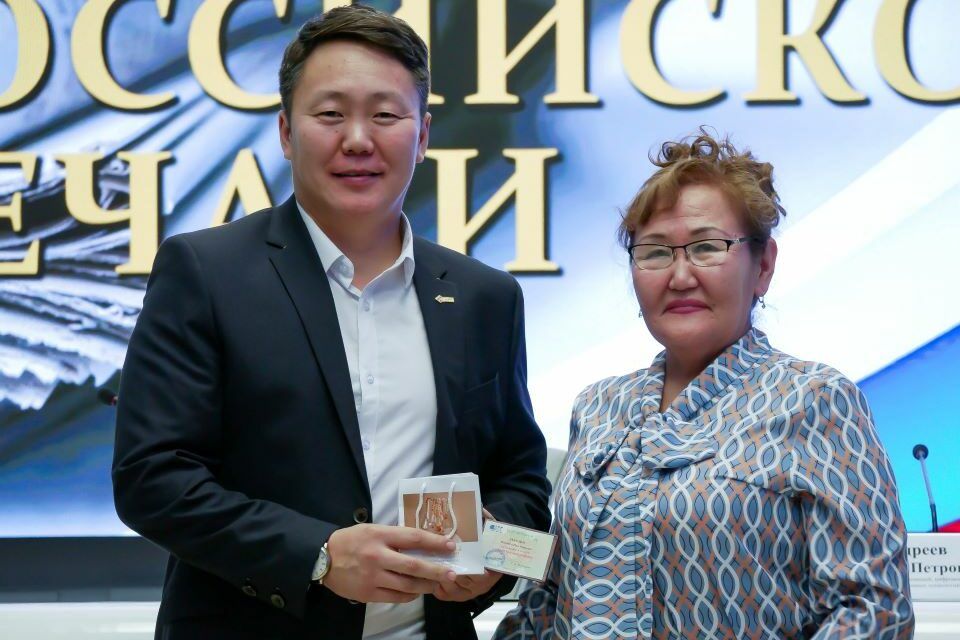 В республиканском медиа-центре наградили журналистов Якутии