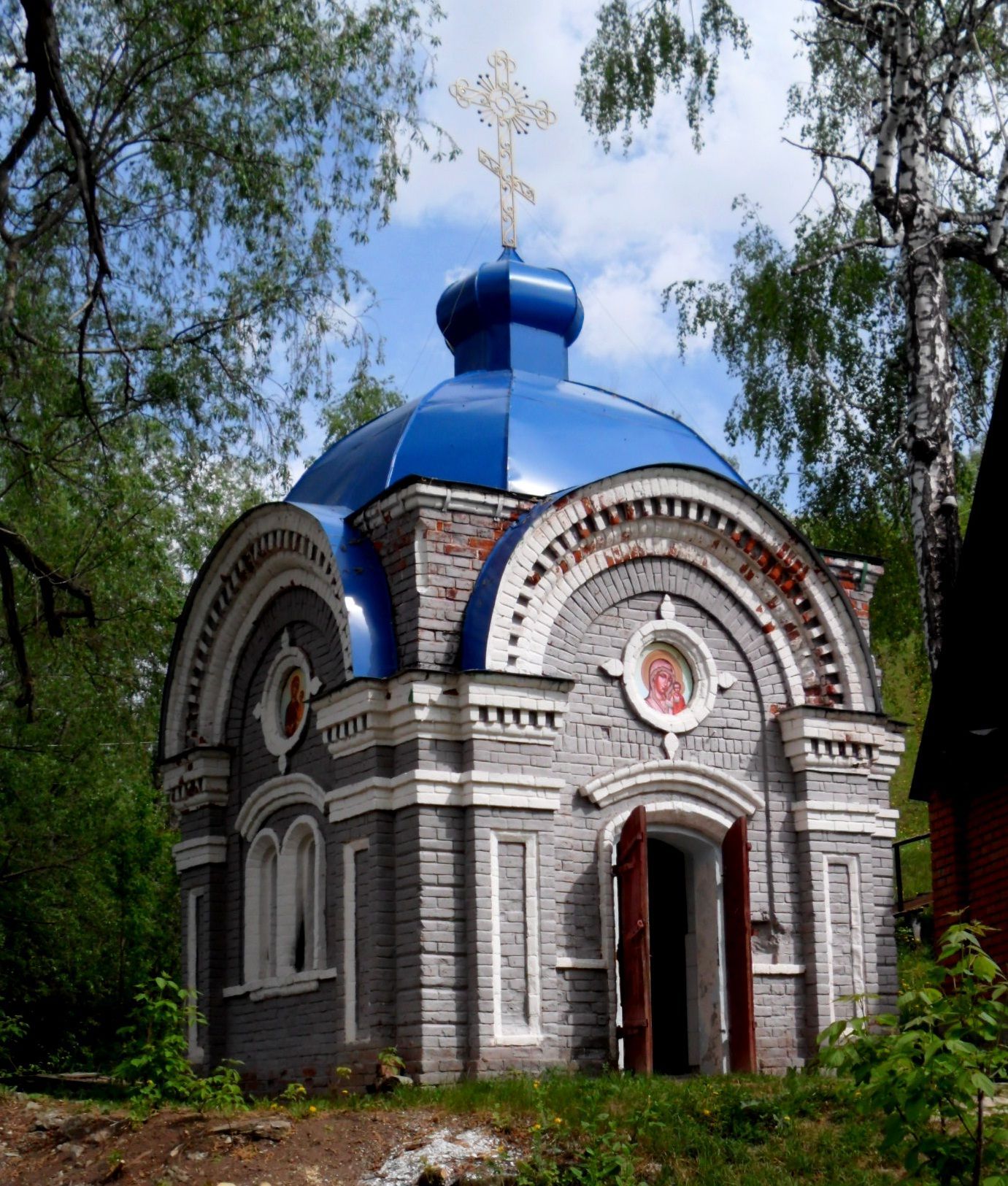 Памятник часовня Троицкой церкви