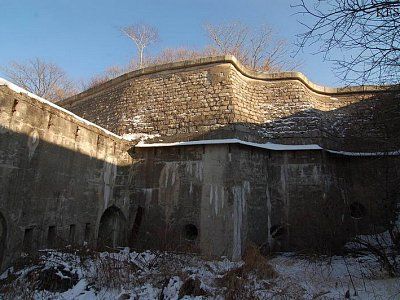 Форт № 2 бывшей Владивостокской крепости /  / Приморский край