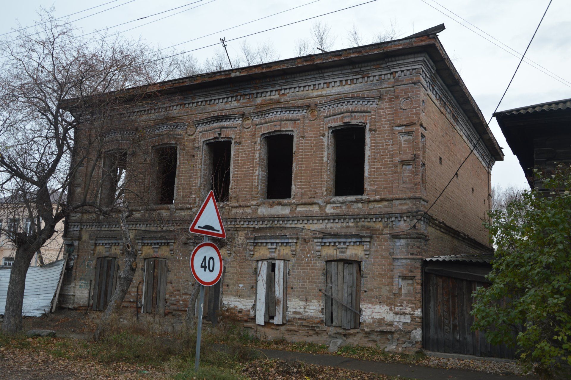 Здание, где в марте-августе 1917 г. размещались первый рабочий клуб  Минусинска и в апреле 1917 – мае 1918 г. редакция органа минусинского  комитета большевиков – газеты «Товарищ» / Красноярский край | Памятники