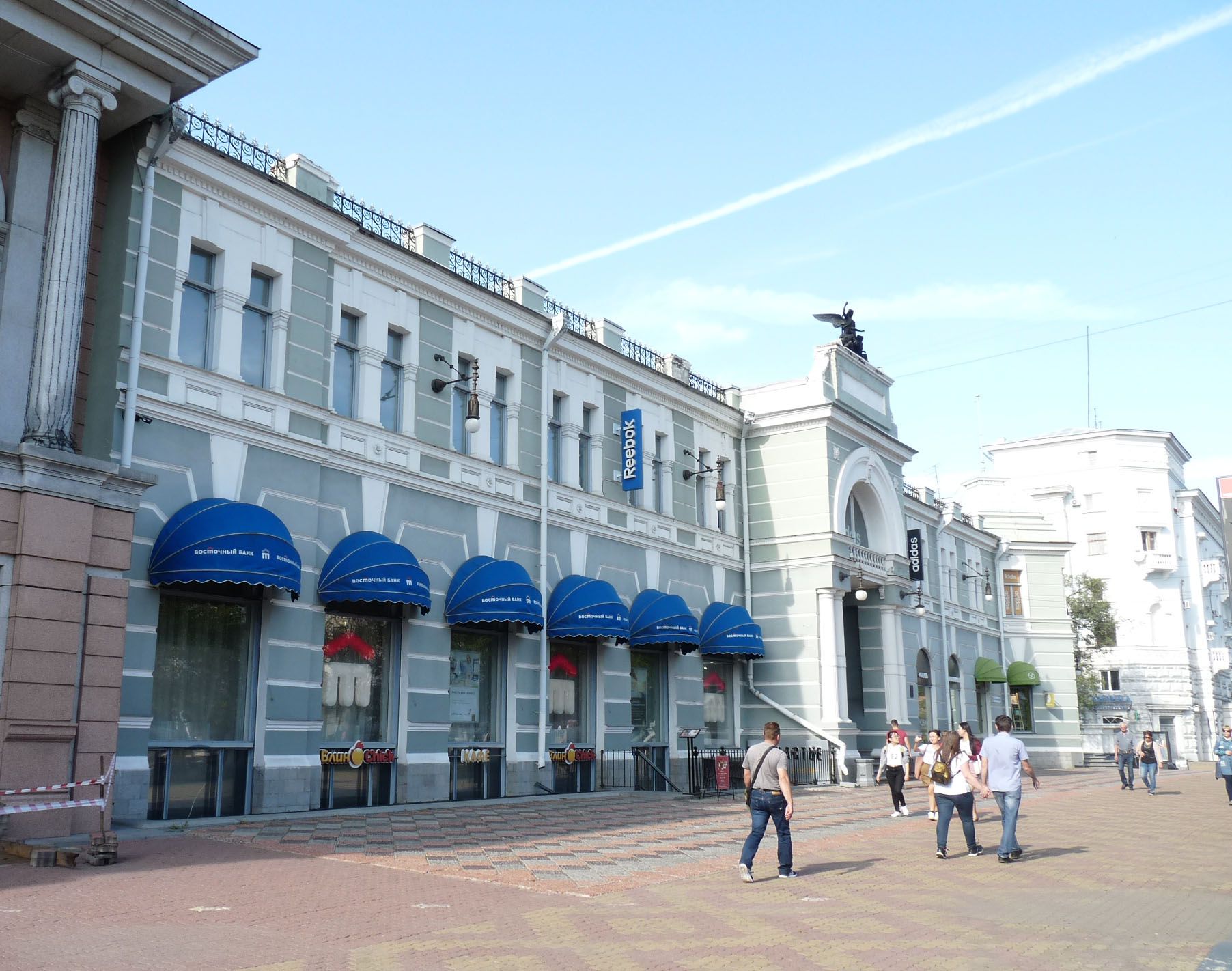 Хабаровск здание Кунст и Альберс. Муравьева Амурского 9. Гастроном Хабаровск Муравьева Амурского. Хабаровск улица муравьёва-Амурского, 9.