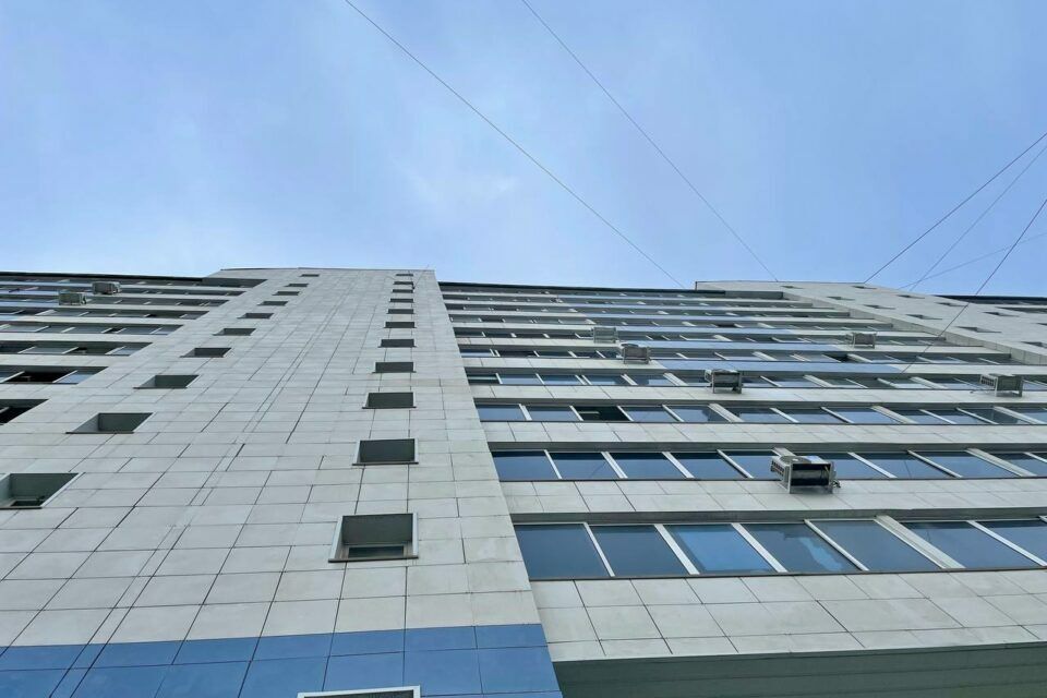 Скончался ребенок, выпавший с 12-го этажа в Якутске