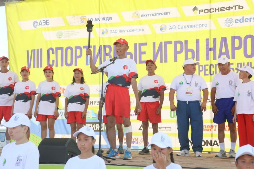 Айсен Николаев поздравил с открытием VIII Спортивных игр народов Якутии