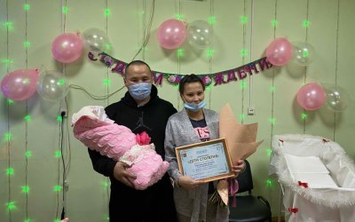 В Верхнеколымском районе выписали первого ребенка 100-летия ЯАССР