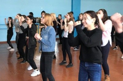 Усть-Янское отделение «Единой России» организовало спортивные танцы в День здоровья