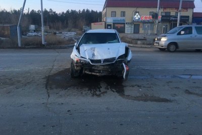 На Вилюйском тракте в Якутске столкнулись две машины / ЯСИА Якутск Якутск Республика Саха (Якутия)