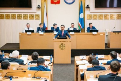 Текстовая трансляция: Отчет главы Якутии о деятельности правительства за 2018 год перед парламентом