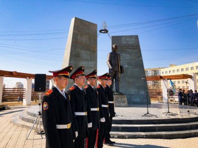 В День Республики якутяне почтили память Исидора Барахова / Санаайа Иванова   Республика Саха (Якутия)