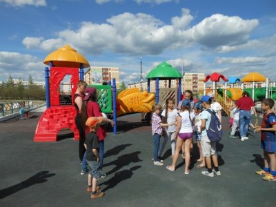 Мирнинские школьники летом отдохнут в лагерях района, «Сосновом бору» и на Черном море