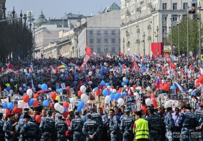 Более десяти миллионов человек вышли на акцию «Бессмертный полк» в России
