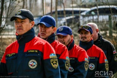 В Зырянку и Среднеколымск отправились опергруппа КЧС и спасатели