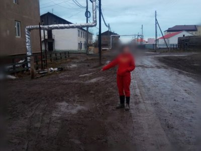 В Усть-Алданском улусе 18-летний парень дважды ударил ножом директора школы