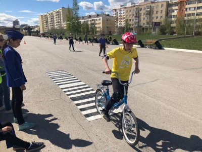 Юные горожане соревновались в велоэстафете / ЯСИА   