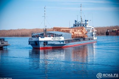 В Якутии речными судами доставлено 100 тысяч тонн грузов / Санаайа Иванова   Республика Саха (Якутия)