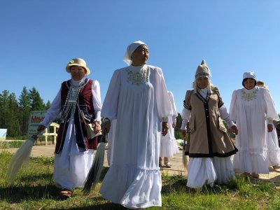 В Мирном отметили национальный праздник встречи лета / Санаайа Иванова   Мирнинский