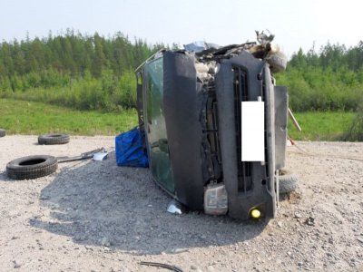 В Томпонском районе столкнулись микроавтобус и легковой автомобиль / ЯСИА  Томпонский Республика Саха (Якутия)