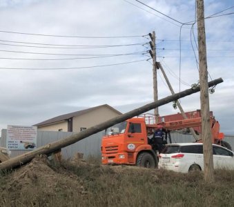 Неосторожность водителей дважды стала причиной отключений электроэнергии / ЯСИА   