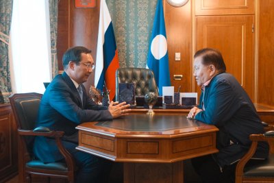 Точки взаимодействия. Айсен Николаев провел встречу с Федотом Тумусовым / ЯСИА   