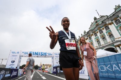 Якутяне Артур Бурцев и Надежда Бут оказались в десятке лучших на Московском марафоне