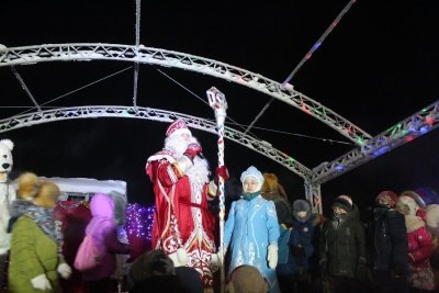 В Среднеколымске зажглась новогодняя ёлка