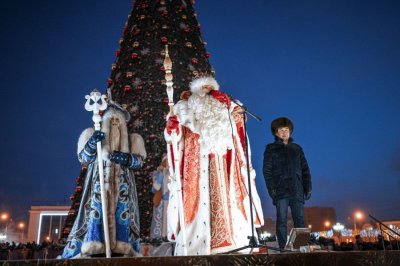 Раз-два-три..! В Якутске зажгли первую в России новогоднюю елку