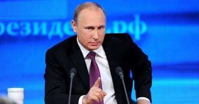 Проблему снижения реальных доходов нужно решать через рост эффективности труда, заявил Путин