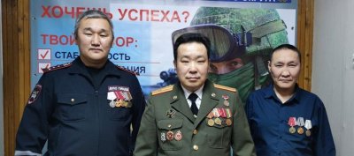 В Томпонском районе Якутии двум участникам боевых действий вручили медали / ЯСИА  Томпонский Республика Саха (Якутия)