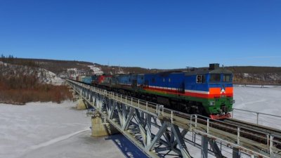Власти Якутии работают над завозом товаров по железной дороге до закрытия переправ