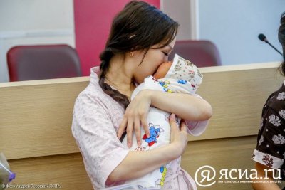 Якутия выделила дополнительно около миллиарда рублей на поддержку материнства и детства