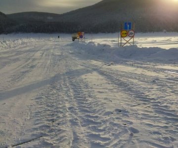 В Ленском районе Якутии на зимнике автодороги "Умнас" снизили грузоподъемность
