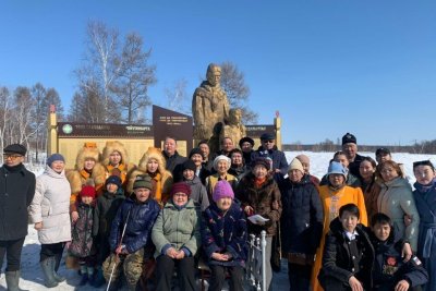 В Якутии открыли стелу в память об участниках чурапчинского переселения / ЯСИА  Чурапчинский Республика Саха (Якутия)