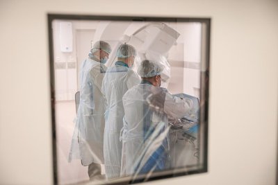 Якутские хирурги начали выполнять операции на сосудах сердца на уникальном оборудовании